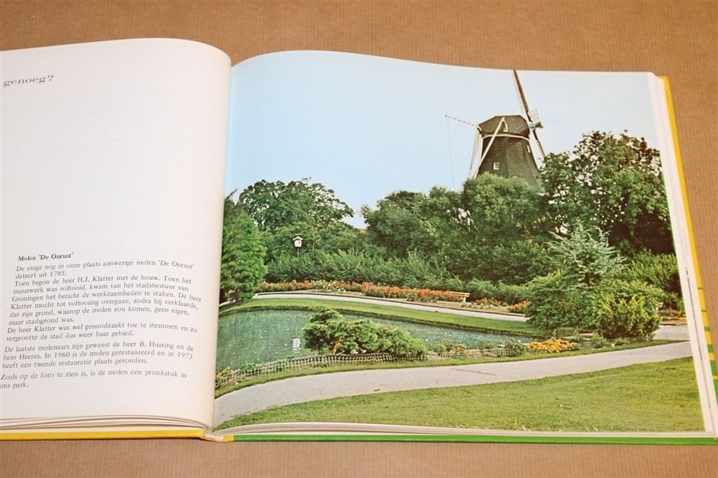 Oude Pekela — Jubileumboek 375 Jaar Gemeente 1974, Boeken, Ophalen of Verzenden, Gelezen