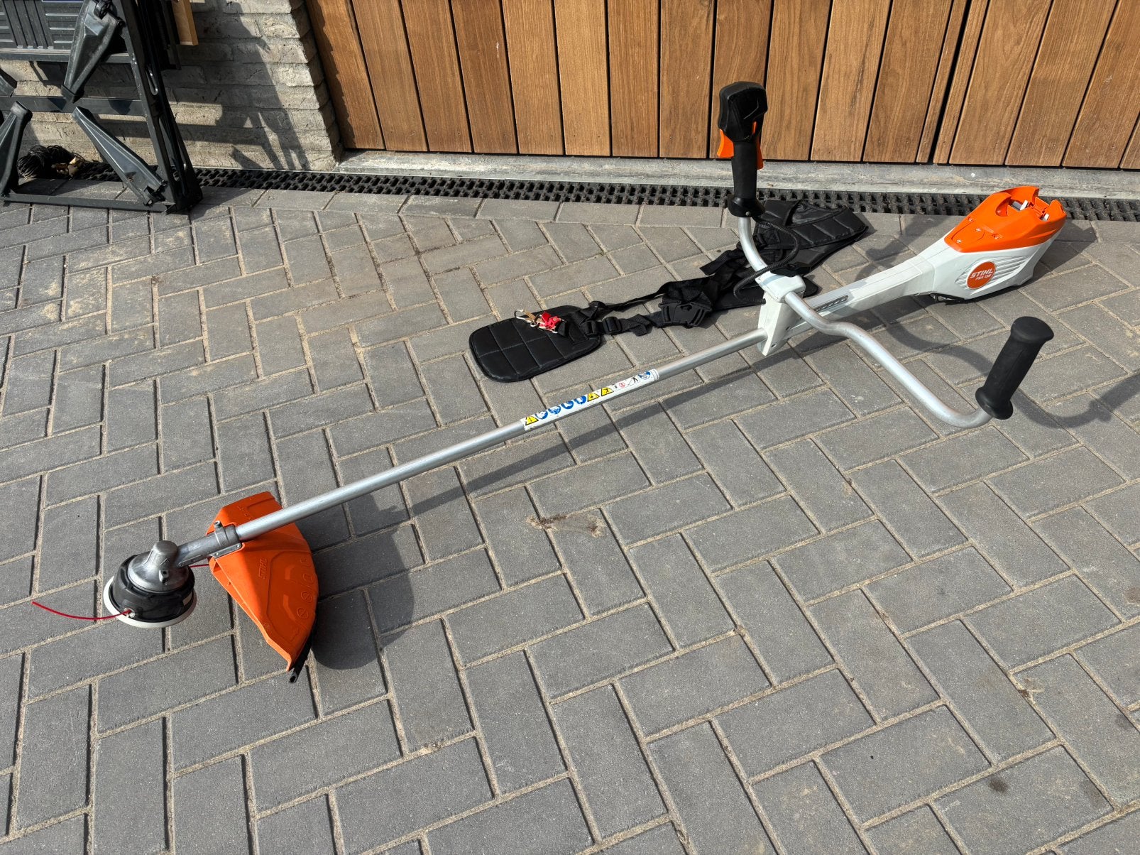 Stihl FSA 135 prof. accu bosmaaier body AP-systeem nette!!, Ophalen, Zo goed als nieuw, Accu