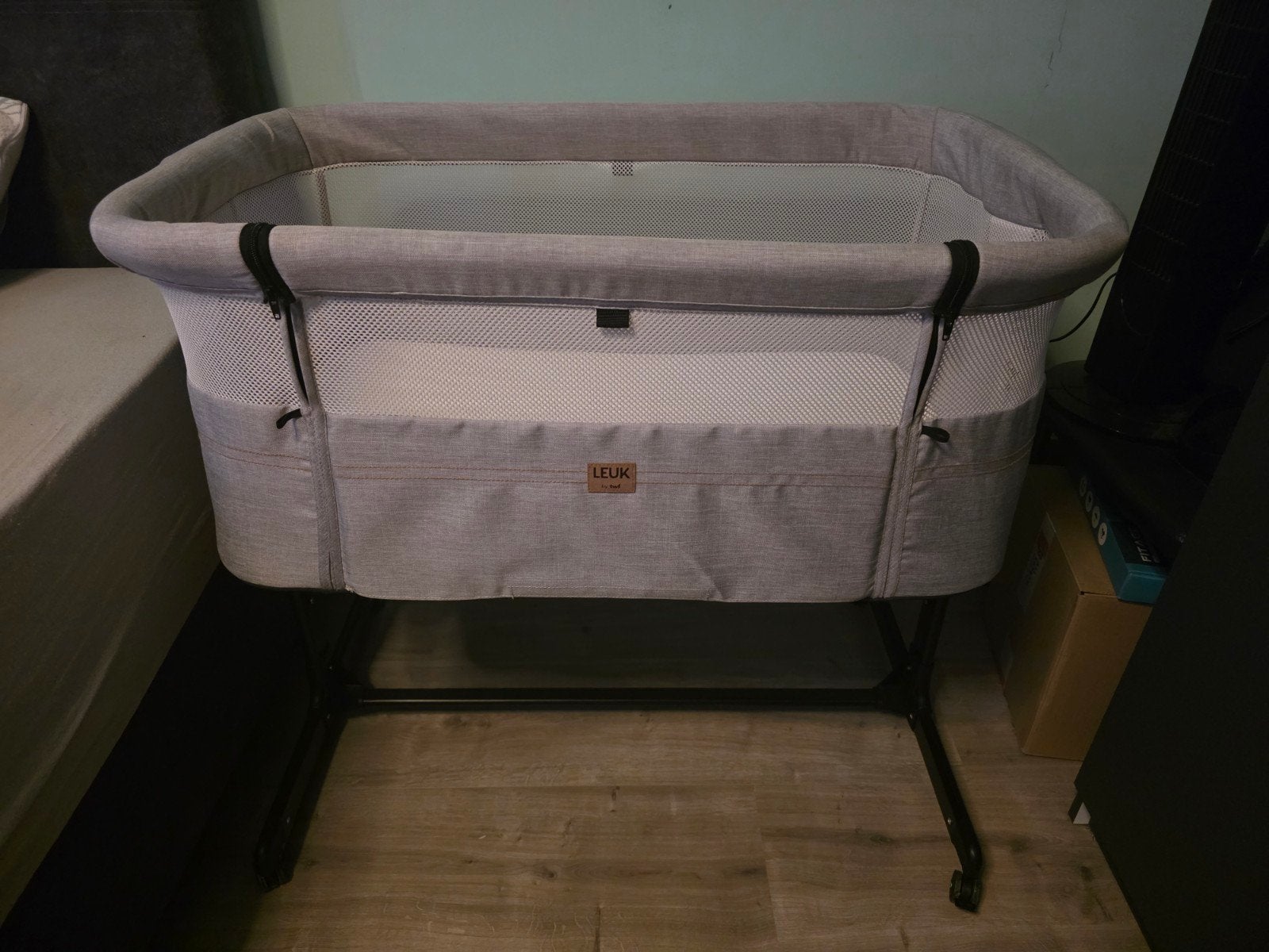Co sleeper Leuk-TWF licht grijs, Ophalen, Zo goed als nieuw, Wieg