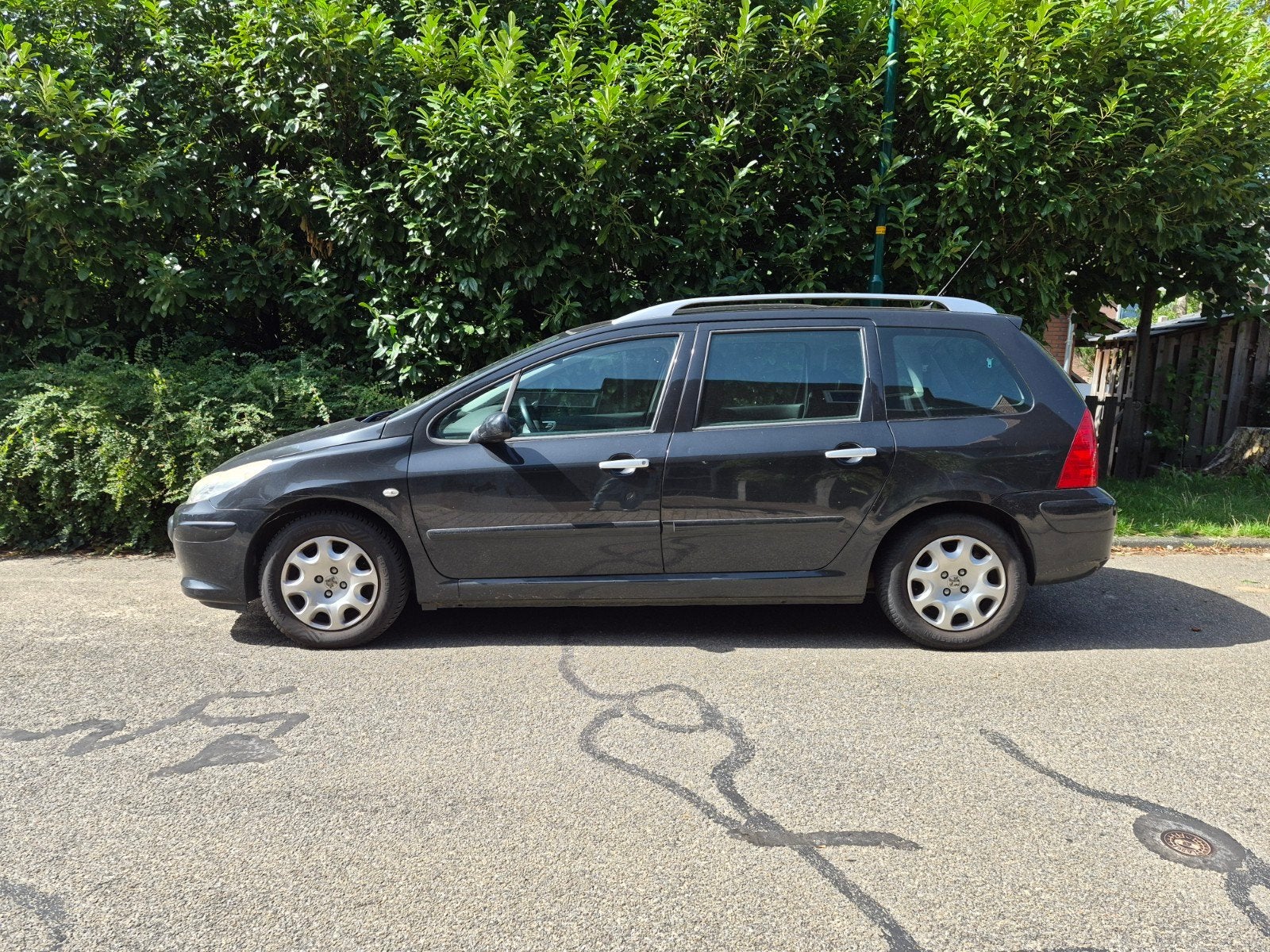 Peugeot 307 1.6 16V XR Break 2007 Zwart, Auto's, Peugeot, 4 cilinders, 715 kg, 7 stoelen, Zwart