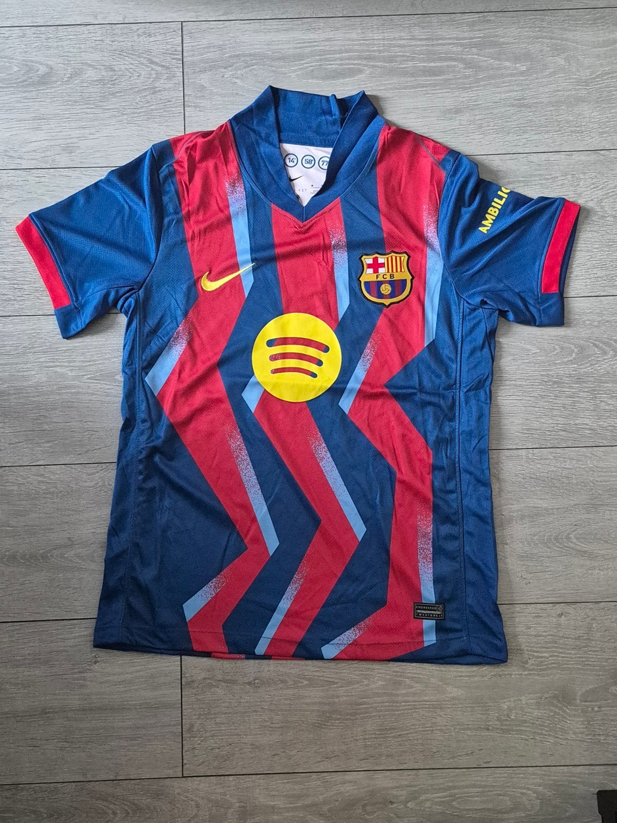fc barcelona voetbalshirt maat Medium, Maat M, Ophalen of Verzenden, Nieuw, Shirt