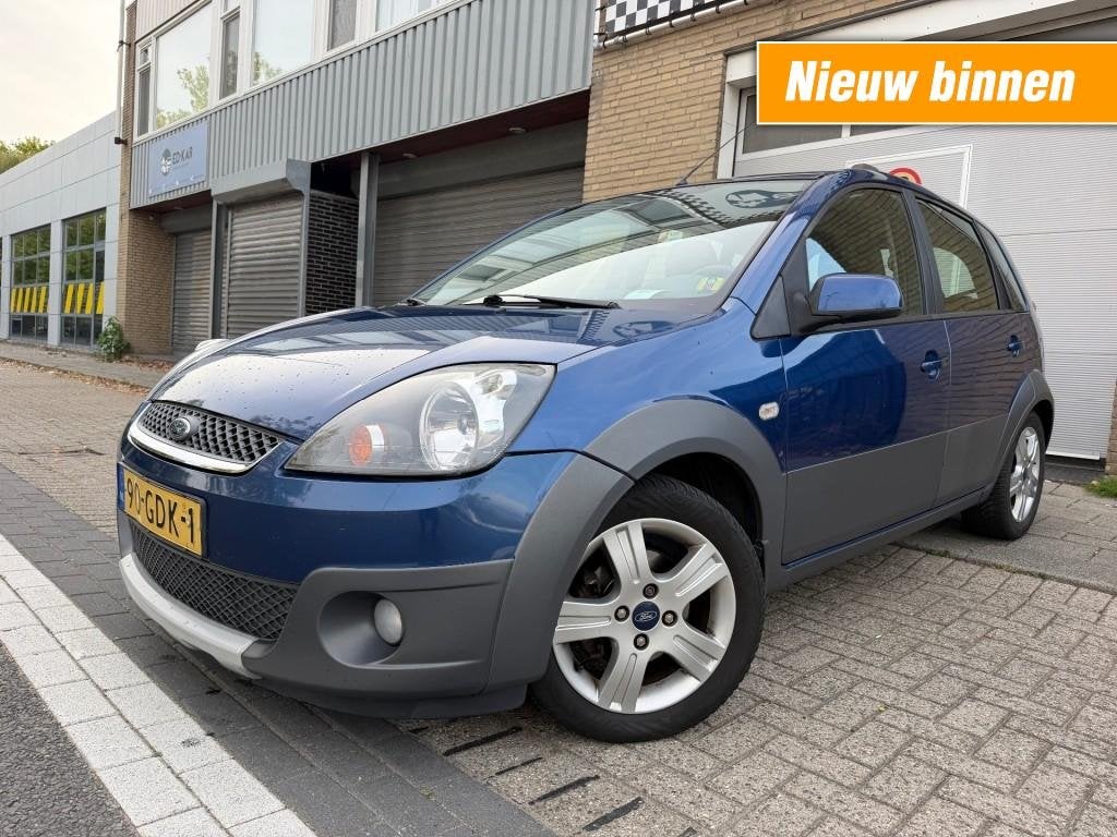 Ford FIESTA 1.4-16V Crossroad AIRCO LMV PDC NETTE AUTO NAP A, Auto's, 15 km/l, 4 cilinders, Blauw, Origineel Nederlands