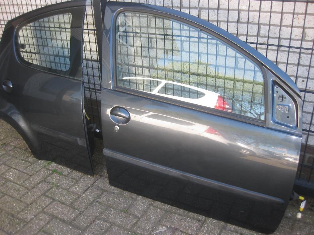 rechter deur , deuren, citroen c1 of peugeot 107, Ophalen of Verzenden, Voor, Citroën, Bumper