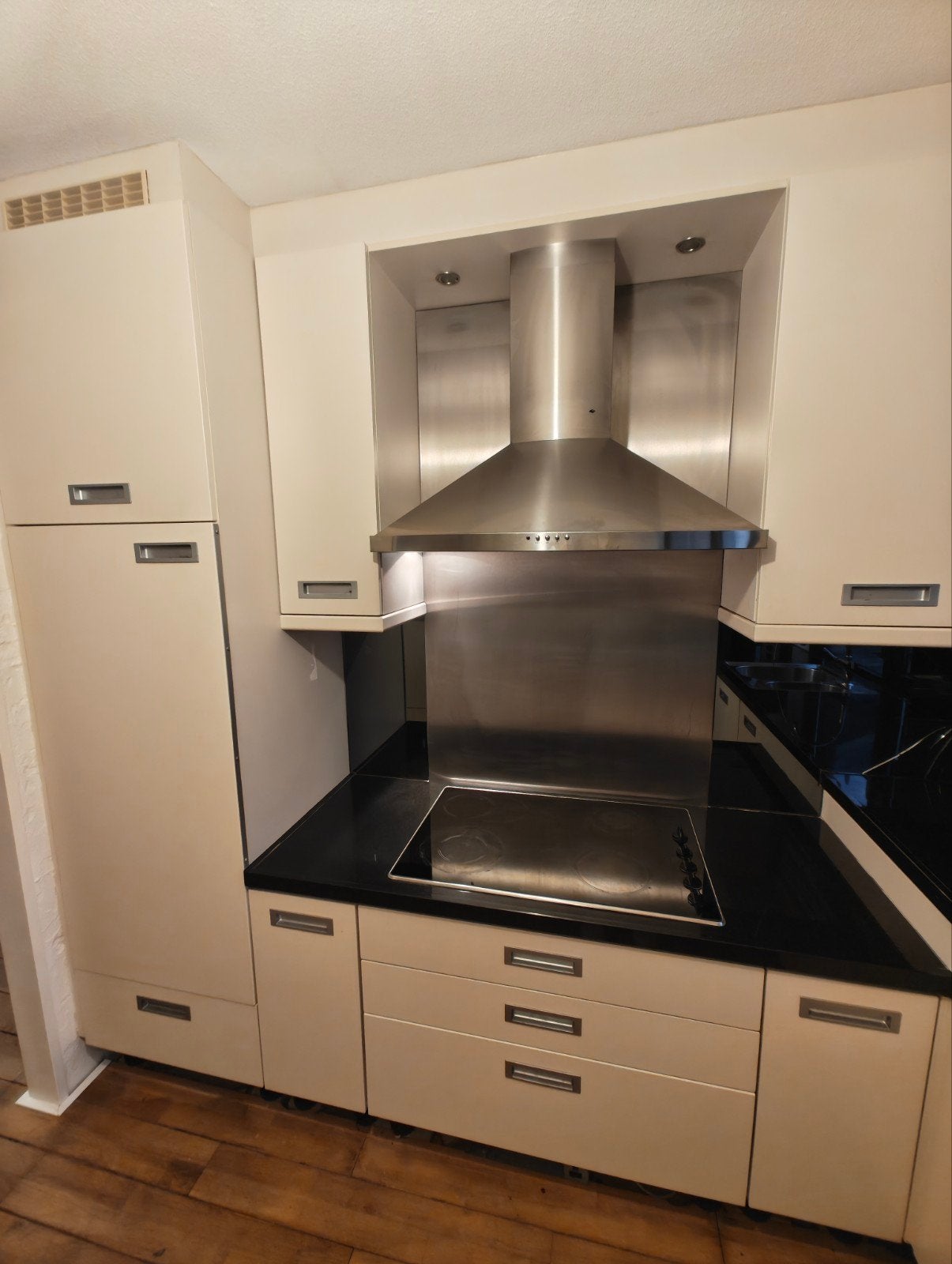 Complete keuken met inbouwapparatuur, Ophalen, Gebruikt, Crème, U-keuken