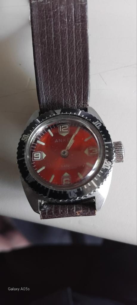 Vintage Anker Polshorloge met Rode Wijzerplaat, Sieraden, Tassen en Uiterlijk, Horloges | Antiek, Overige merken, Staal, Met bandje