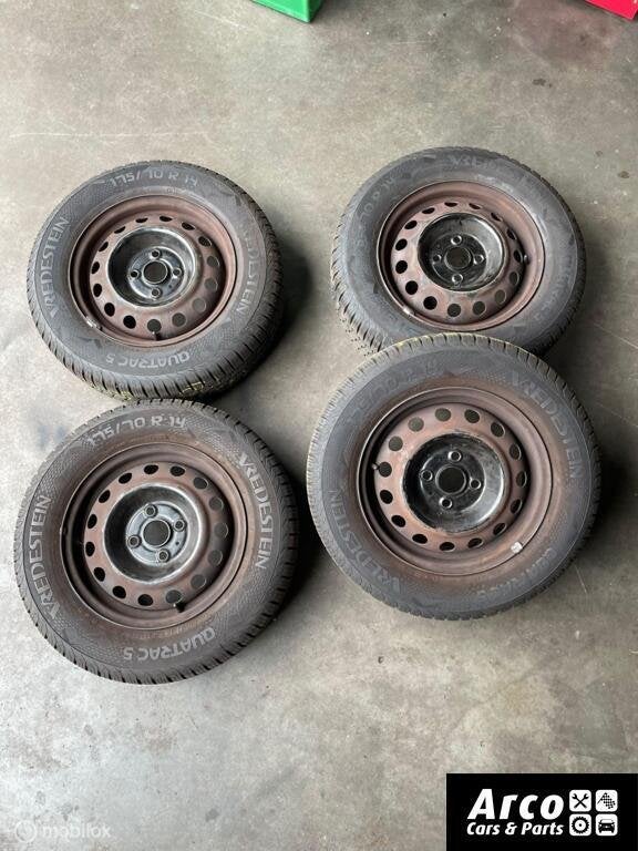 Hyundai i20 2008-2014 All weather als nieuw 8 mm Vredestein, 14 inch, Gebruikt, 175 mm, Ophalen of Verzenden