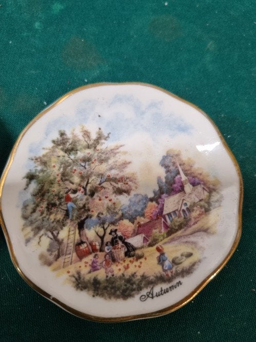 seizoens bordjes klein drie stuks bon china, Ophalen of Verzenden, 'T Olde Gre-j, Info@toldegrej.nl, Endepoelstraat 20f Didam