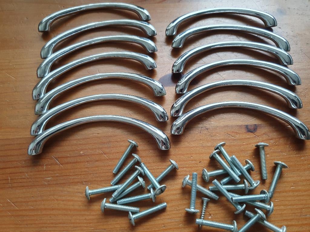 13 keuken handgrepen, Huis en Inrichting, Keuken | Keukenelementen, Minder dan 50 cm, Overige kleuren, Ophalen of Verzenden, Zo goed als nieuw