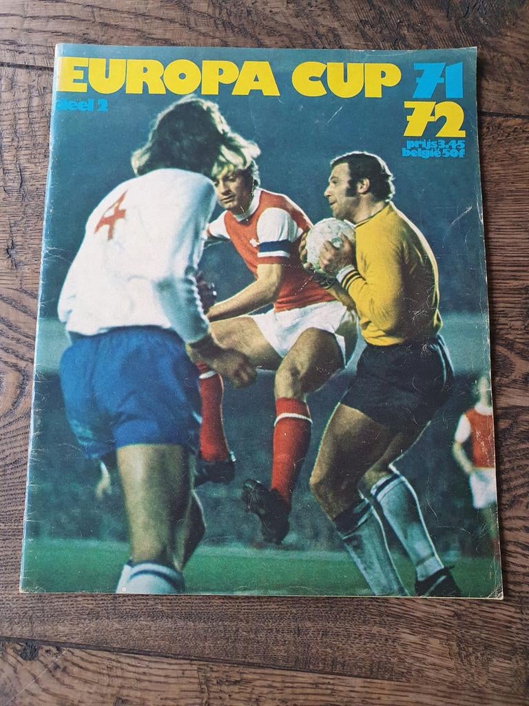 Europa Cup 1971 - 1972  deel 2, Boeken, Gelezen, Ed van Opzeeland, Ophalen of Verzenden, Balsport