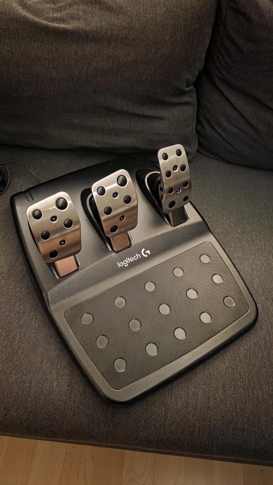 Foto 4 van Logitech G29 Driving Force + Driving Force Shifter + handrem