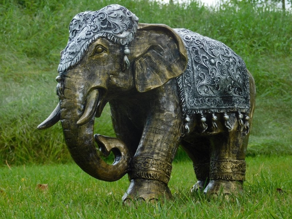 Olifant Beeld in Indiase Stijl – 60 x 45 cm – Goud / Zilver, ., Nieuw, Kunststof, Ophalen of Verzenden