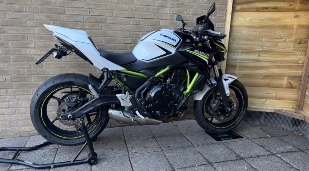 Kawasaki Z650 | 2021 | 2908km, Motoren, Motoren | Kawasaki, Particulier, Naked bike, Ophalen