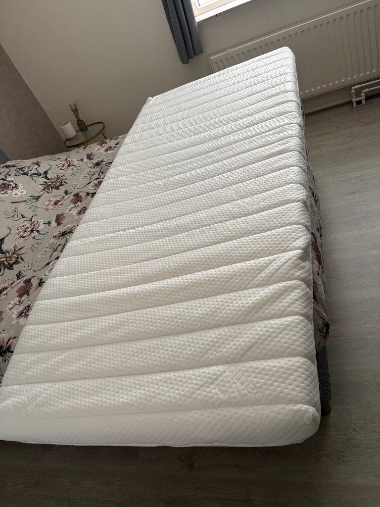 Matras 90 x 200( bijna nieuw), Huis en Inrichting, Ophalen, 90 cm, Eenpersoons, Zo goed als nieuw