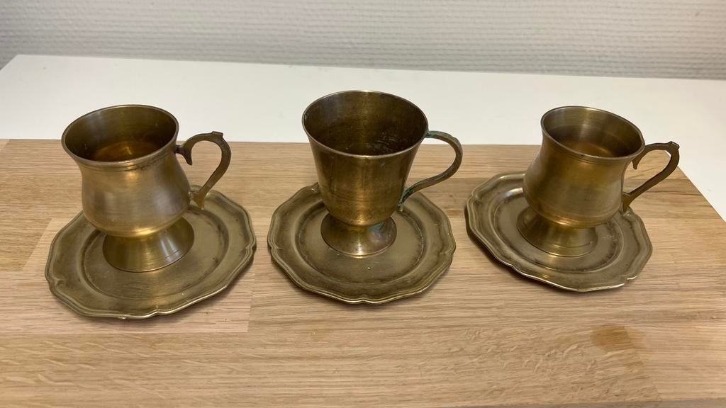 Set van 3 Vintage Messing Koffiekopjes met Schotels, Antiek en Kunst, Ophalen of Verzenden