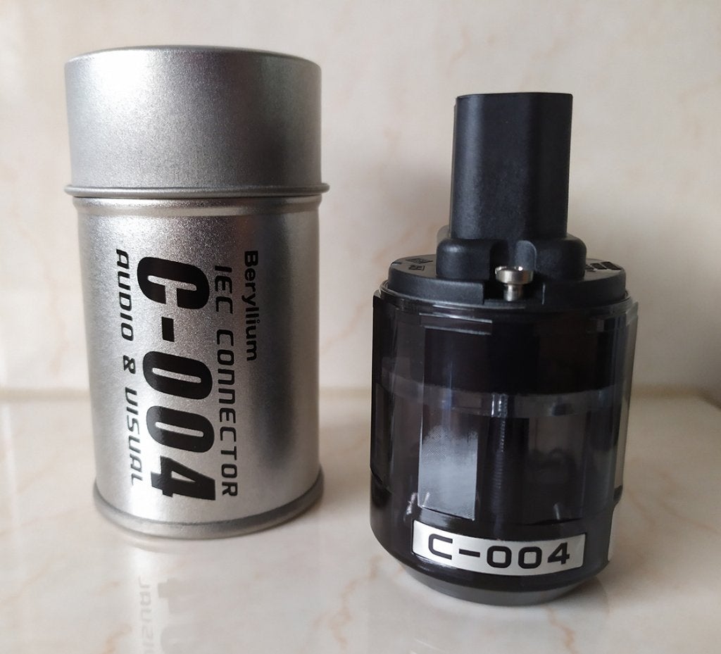 OYAIDE C-004 IEC C15 Beryllium+Platinum/Palladium Connector, Verzenden, Nieuw, Minder dan 2 meter, Overige kabels