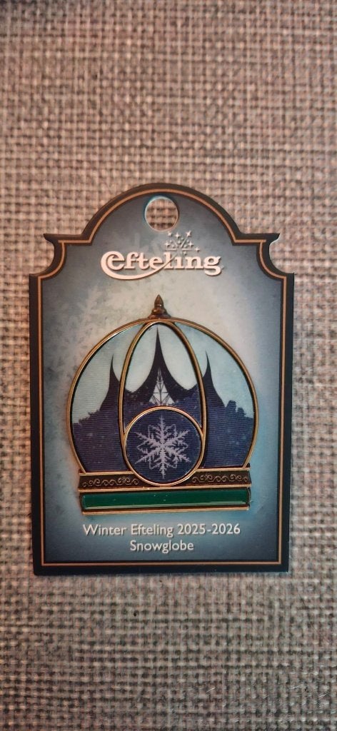 efteling pin winter, Verzamelen, Efteling, Ophalen of Verzenden, Nieuw, Button of Speldje