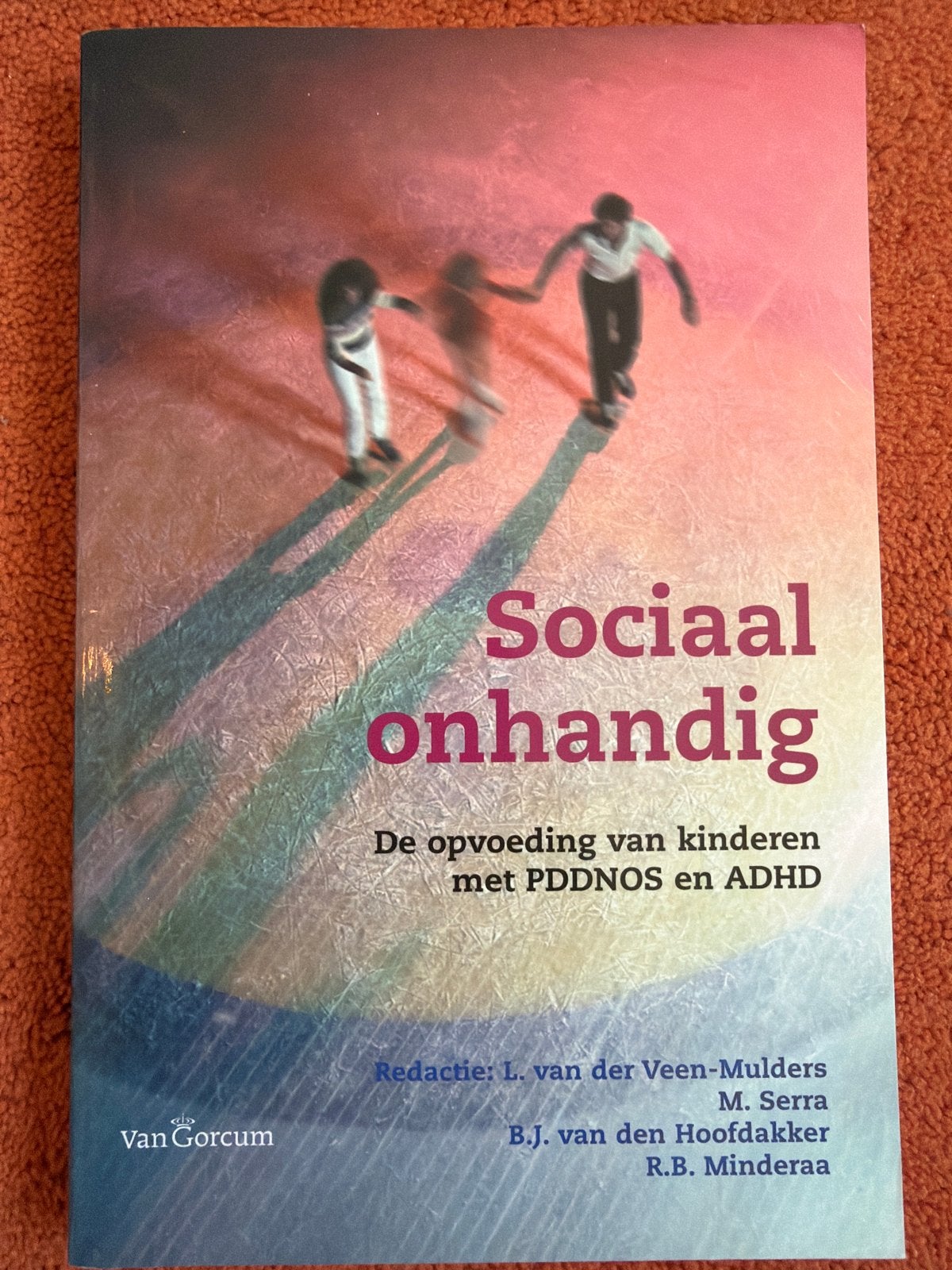 Sociaal onhandig: Opvoeding kinderen met PDDNOS en ADHD, Ophalen of Verzenden, Gelezen, Ontwikkelingspsychologie
