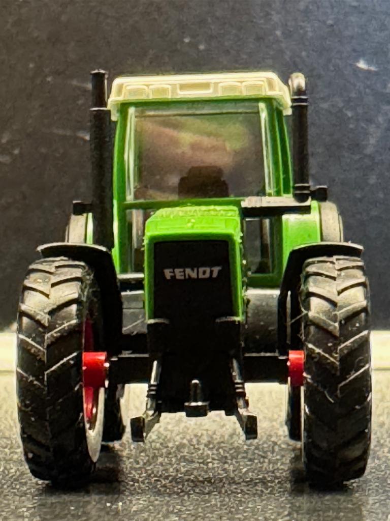 Agri-2897: Tractor Fendt Favorit 926 [2], Hobby en Vrije tijd, Modelauto's | 1:87, Nieuw, Hijskraan, Tractor of Landbouw, Wiking