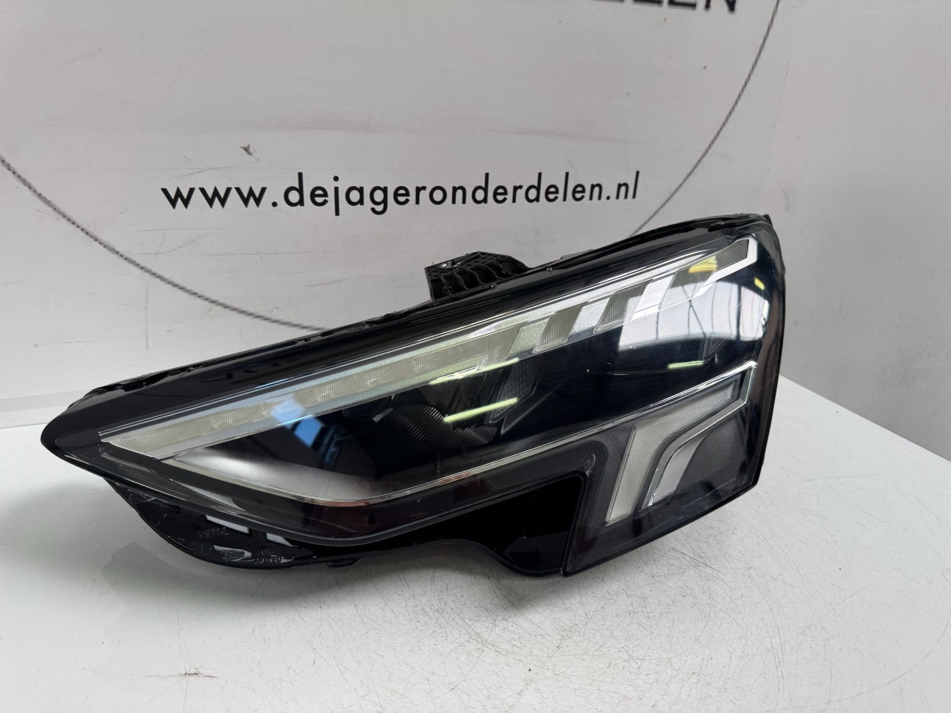 AUDI 8Y A3 VOL LED KOPLAMP LINKS COMPLEET 8Y0941033, Gebruikt, AUDI AG, Auto-Union-Strasse 1
85045  Ingolstadt, DE, Kundenbetreuung@audi.de