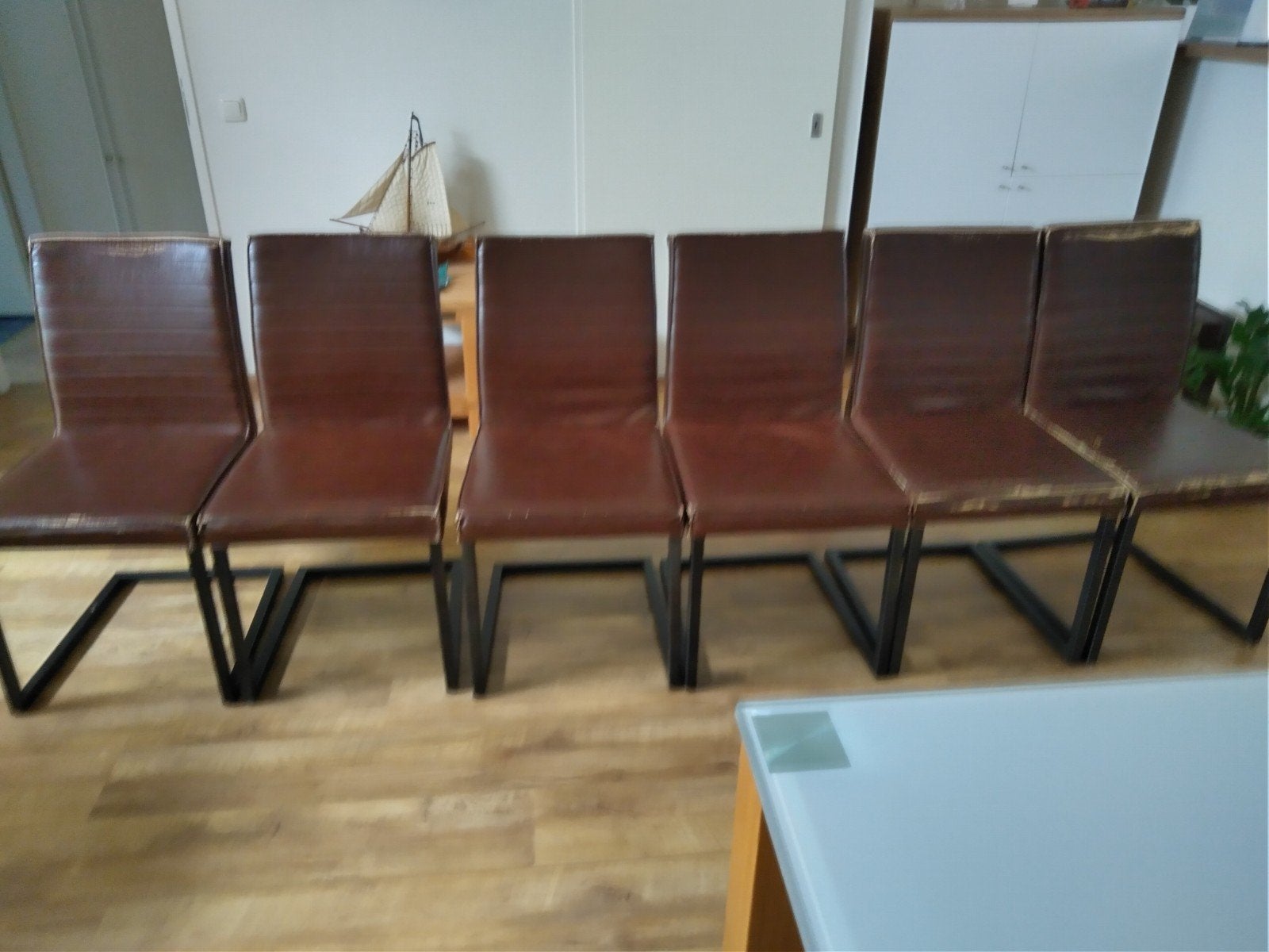 Gratis bruine eetkamerstoelen (6 stuks), Huis en Inrichting, Ophalen, Gebruikt, Bruin, Vijf, Zes of meer stoelen