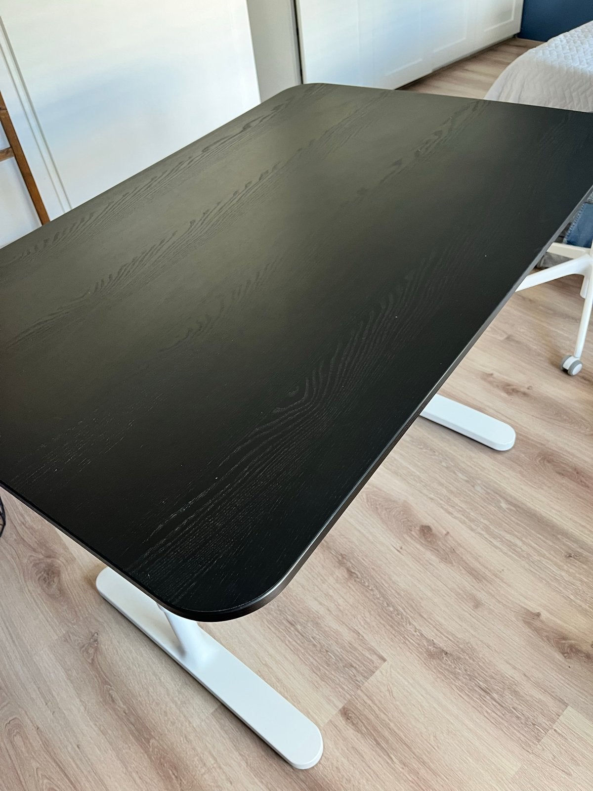 IKEA Bekant Zit-sta bureau 120x80 cm, in hoogte verstelbaar, Huis en Inrichting, Bureaus, Ophalen, Gebruikt, Spaanplaat of MDF
