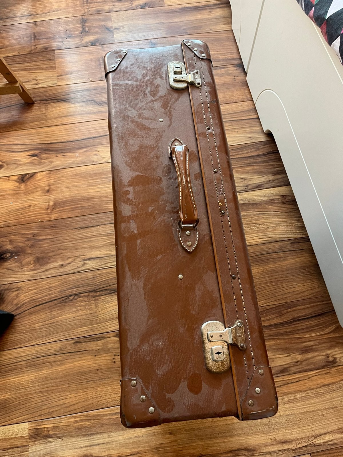 Vintage Koffer - Bruin met Reisetiketten, Ophalen