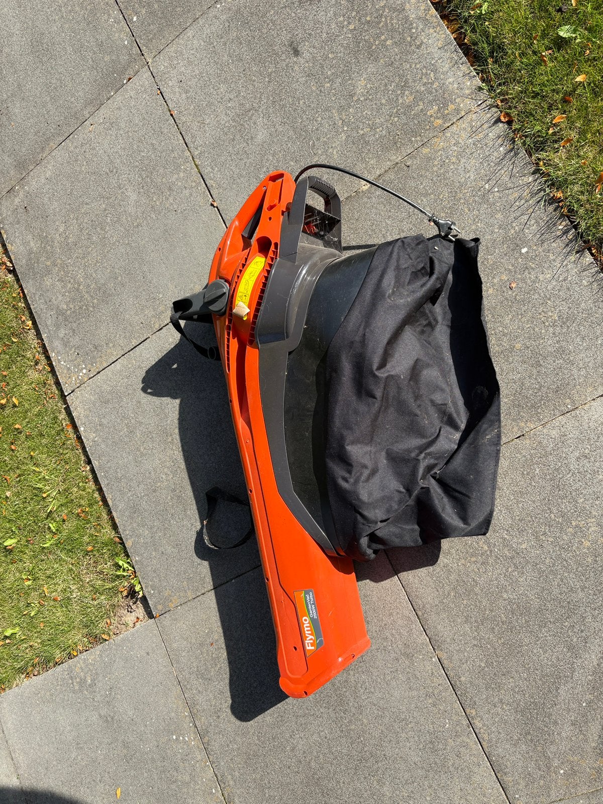 Flymo bladblazer / zuiger, Ophalen, Gebruikt, Met opvangzak, Handgedragen