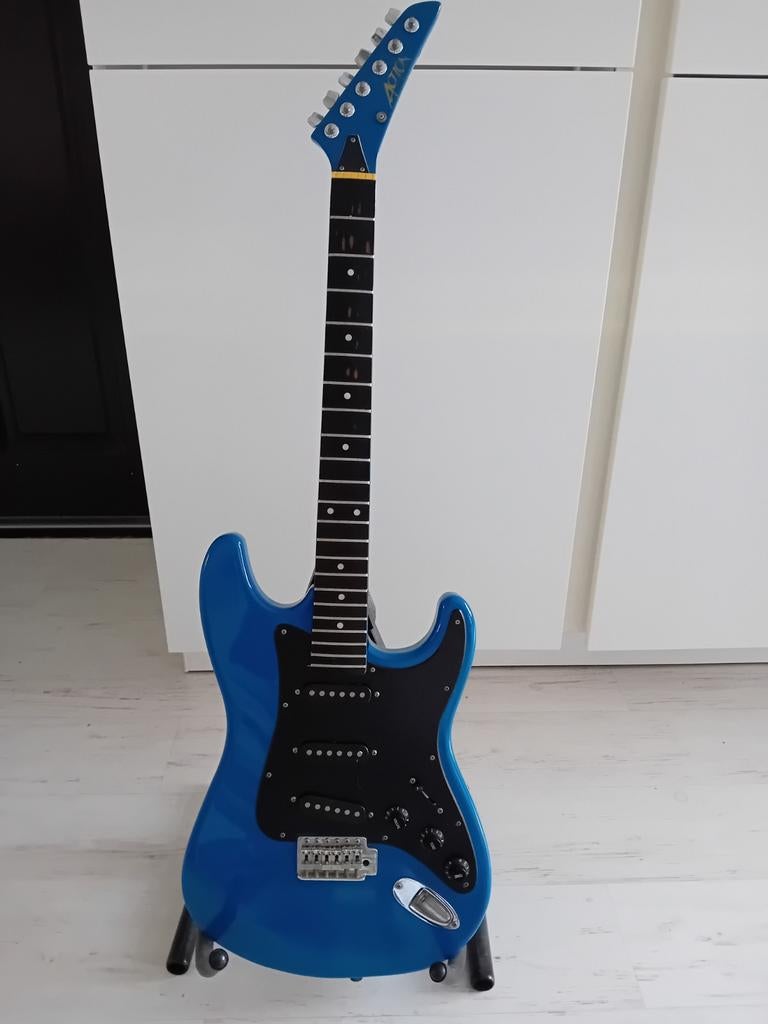 Stratocaster gitaar, Muziek en Instrumenten, Ophalen, Gebruikt, Solid body, Overige merken