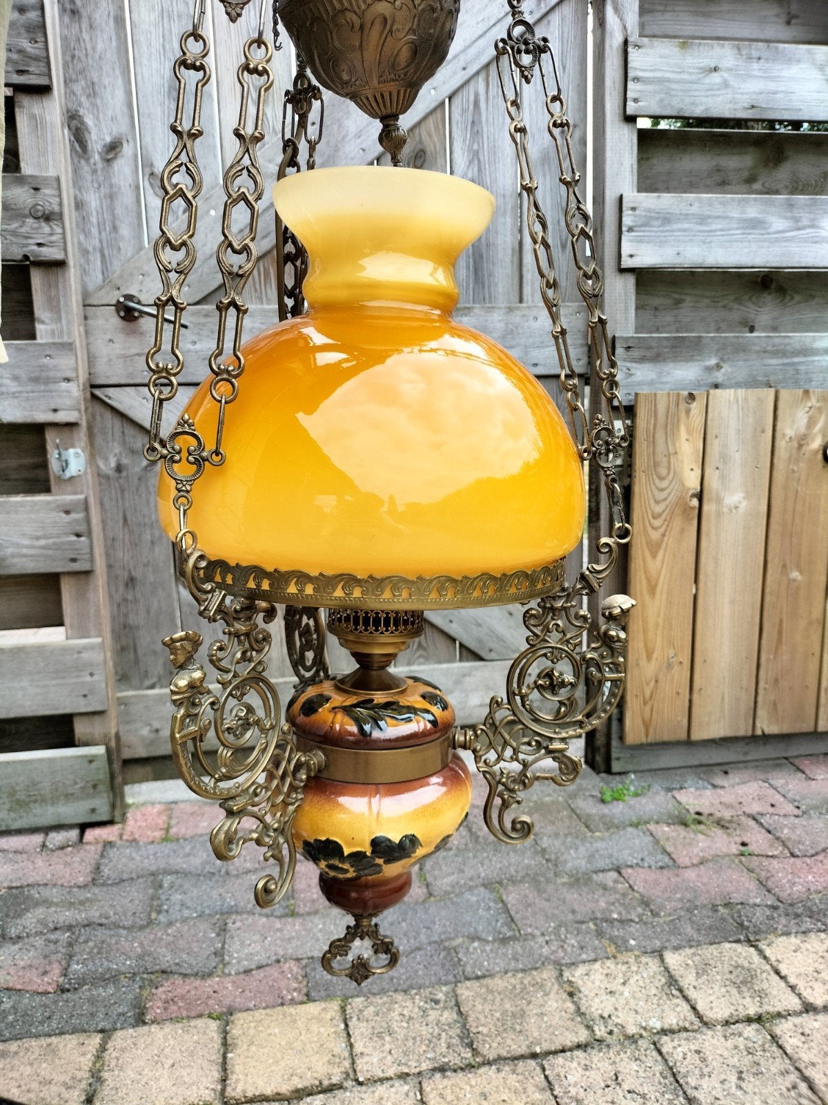 Antieke hanglamp met grote opaline kap, bronzen armatuur, Antiek en Kunst, Antiek | Lampen, Ophalen
