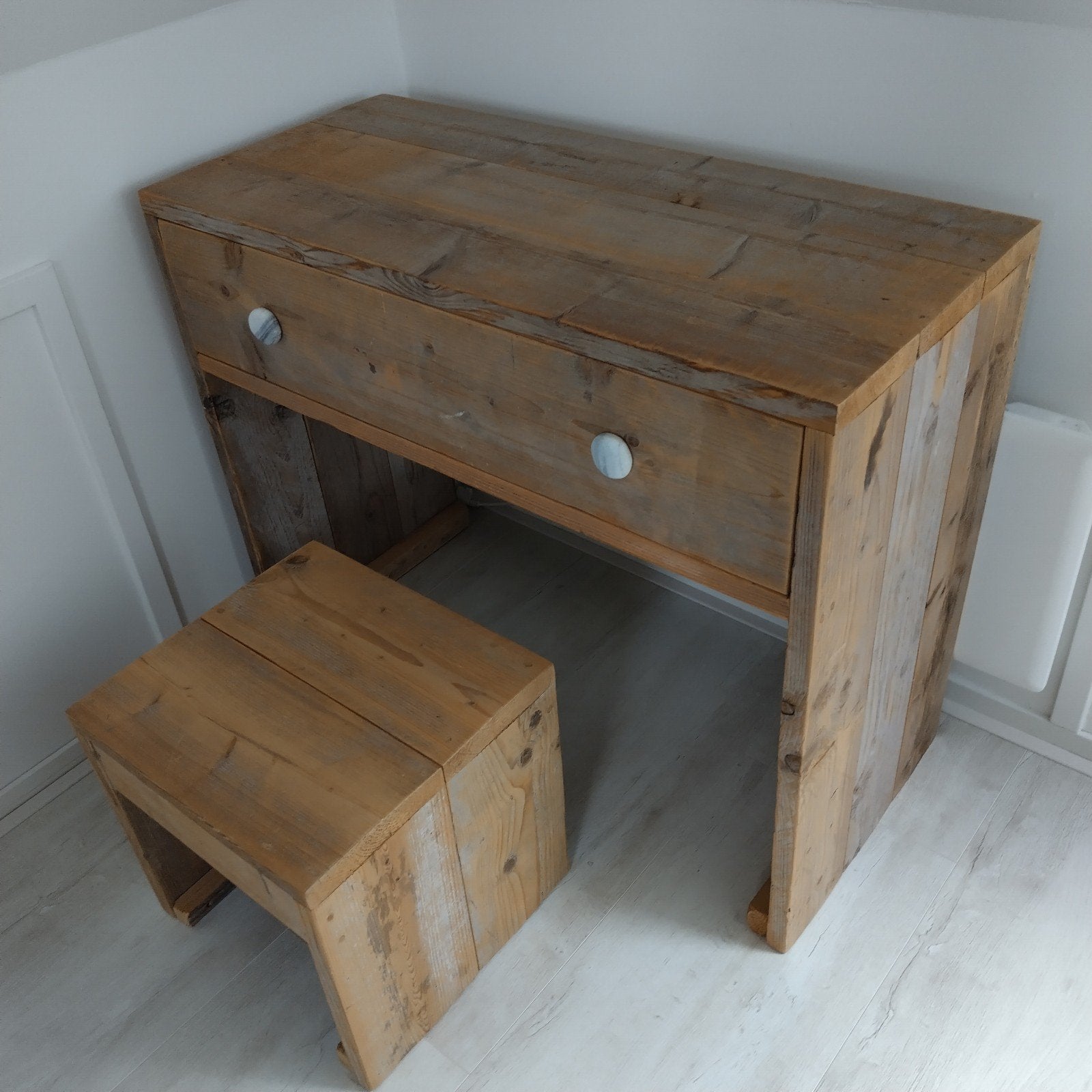Kaptafel met krukje van steigerhout - Zo goed als nieuw, Ophalen, 50 tot 100 cm, Zo goed als nieuw, Minder dan 100 cm
