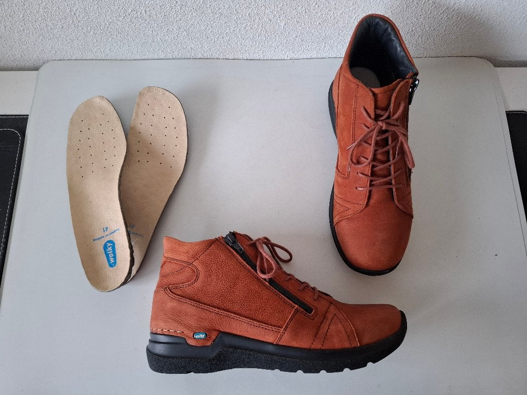 <>  Wolky maat 41 laarzen boots terra cotta kleurig Type Why, Kleding | Dames, Wolky, Overige kleuren, Verzenden, Lage of Enkellaarzen