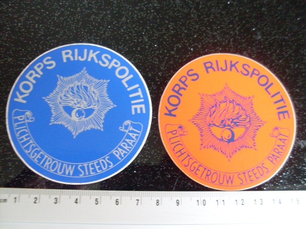 2x sticker korps rijkspolitie plichtsgetrouw steeds paraat, Verzamelen, Verzenden, Zo goed als nieuw, Bedrijf of Vereniging