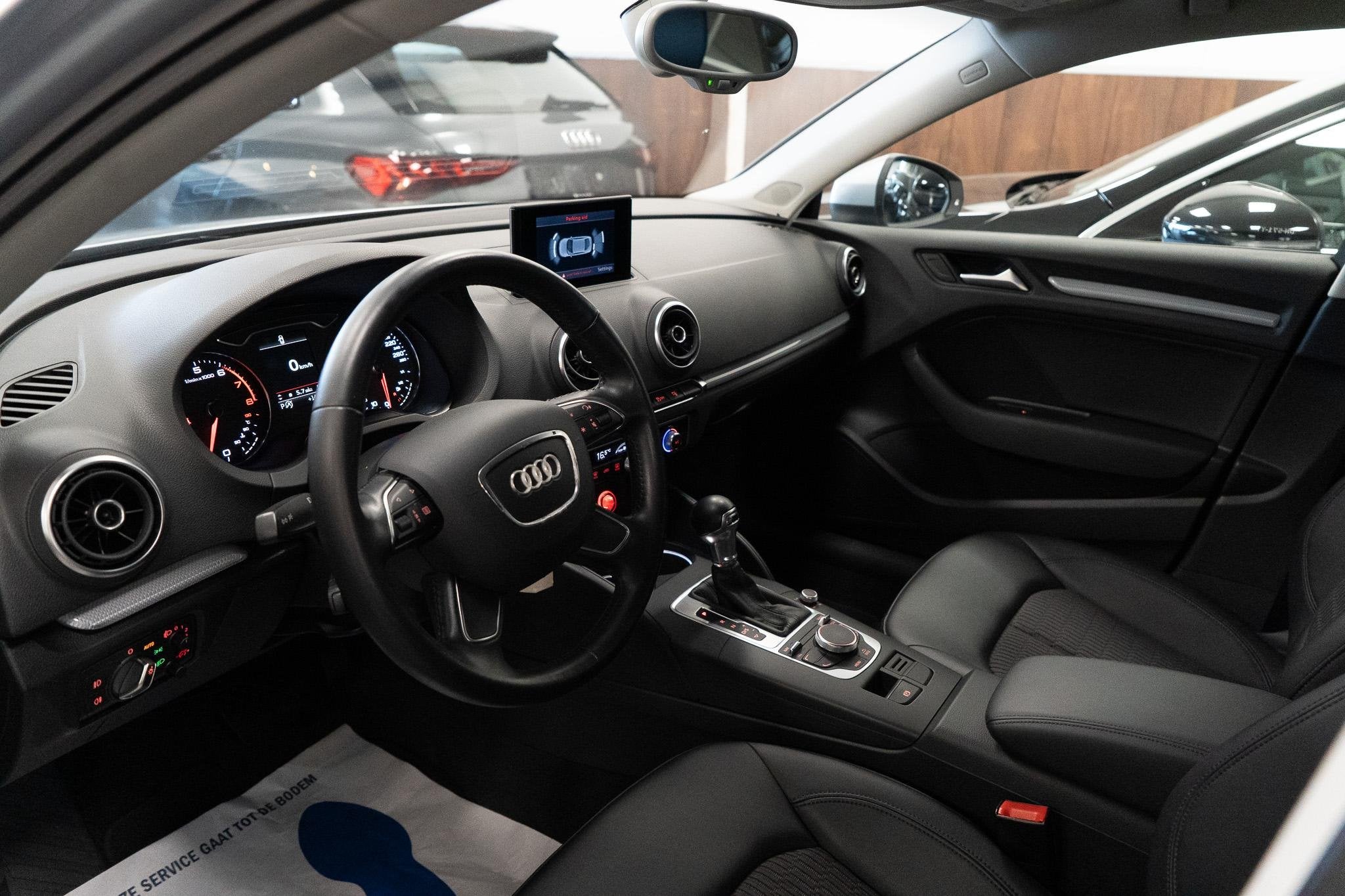 Audi A3 Limousine 1.4 TFSI Ambition Pro Line S Adaptive Crui, Auto's, Gebruikt, 1210 kg, 650 kg, Sedan