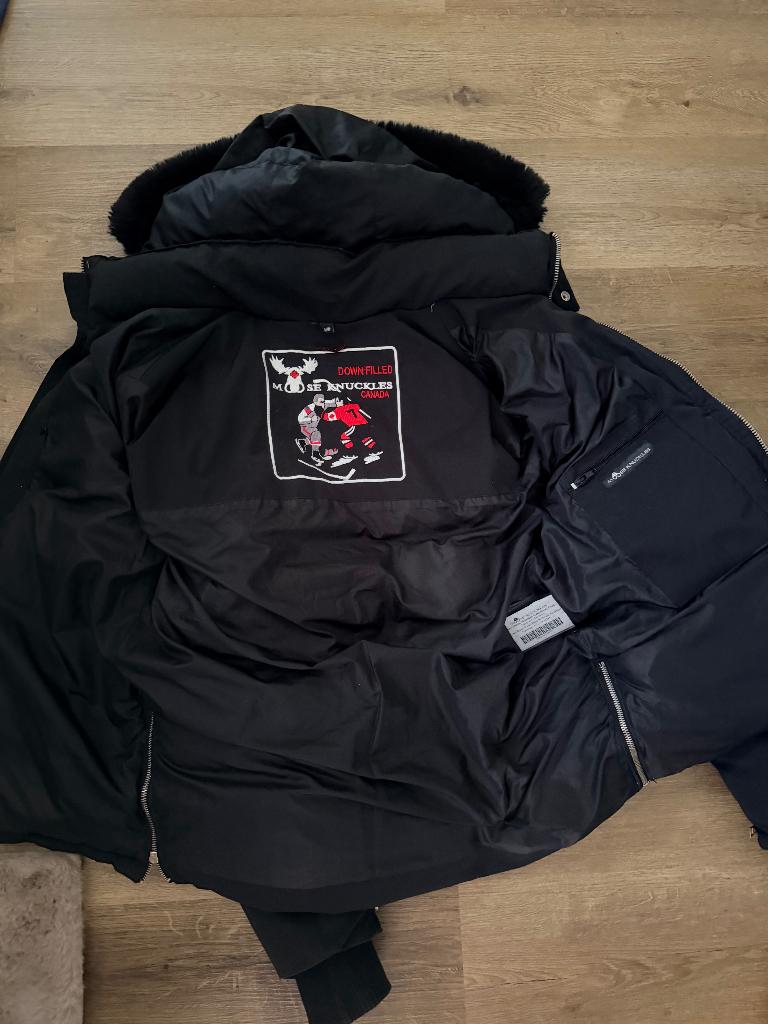 Moose Knuckles Winterjas maat M, Kleding | Heren, Jassen | Winter, Maat 48/50 (M), Zwart, Ophalen of Verzenden, Zo goed als nieuw