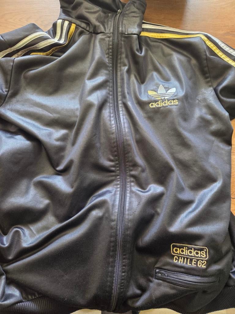 Adidas chile 62 Jack maat L Goud zilver zwart, Kleding | Heren, Maat 52/54 (L), Zwart, Ophalen of Verzenden, Zo goed als nieuw