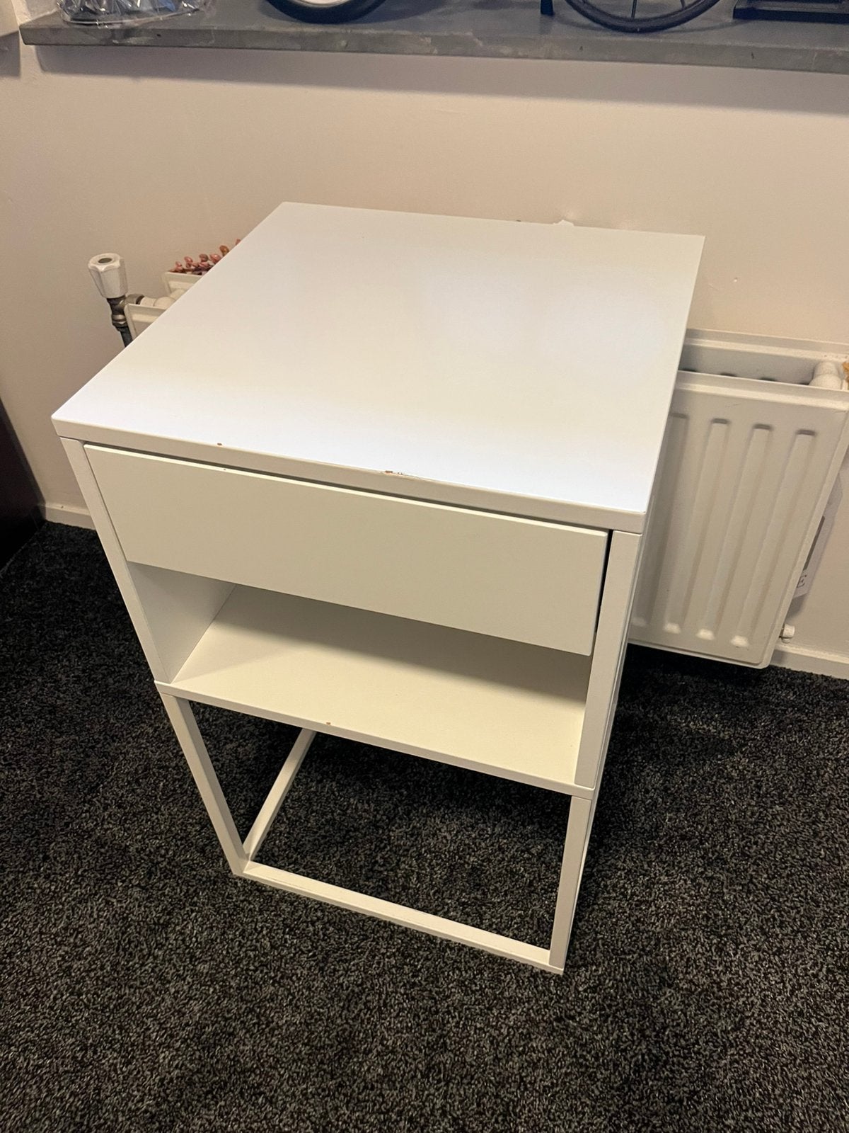 Ikea Vikhammer nachtkastje, Ophalen of Verzenden, Zo goed als nieuw, Minder dan 45 cm, Minder dan 55 cm