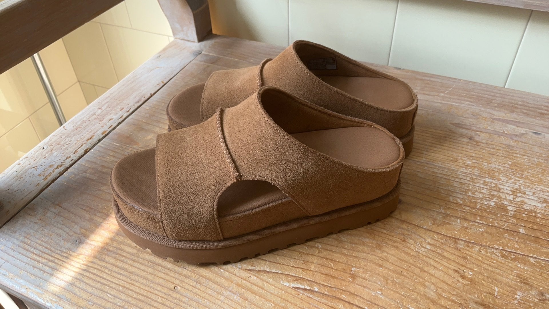 Uggs, Ophalen of Verzenden, Nieuw, Beige
