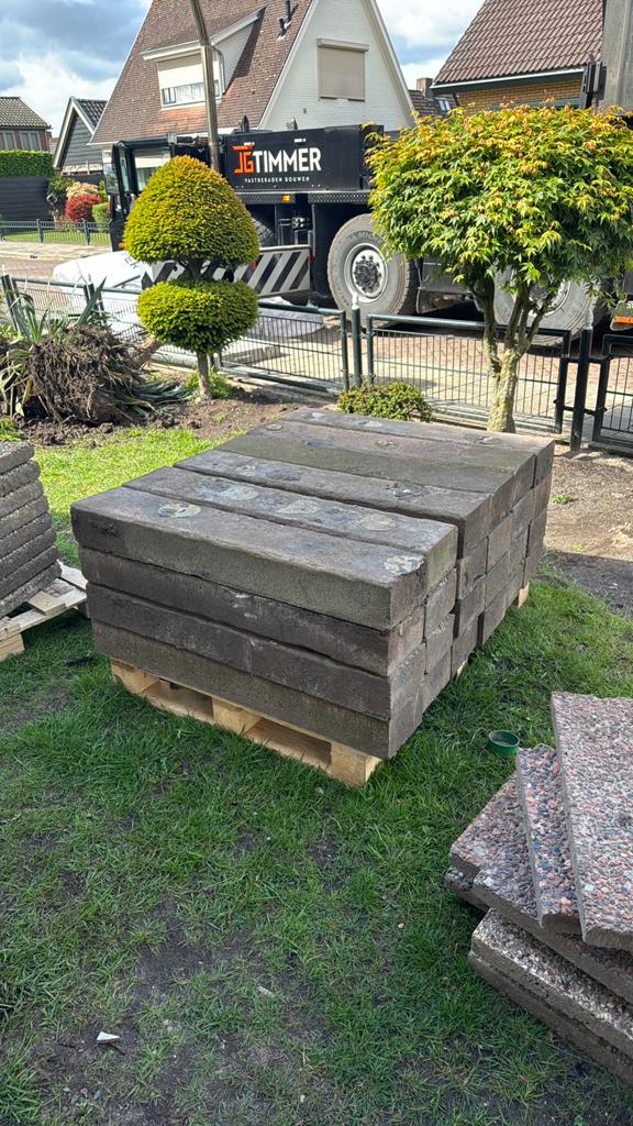 Betonnen bielzen opsluitbanden - 2 pallets, Tuin en Terras, Bielzen en Borders, Ophalen, Gebruikt, 100 tot 200 cm, Biels