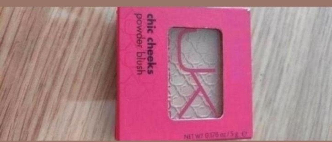 Nieuwe Chic Cheeks Powder Blush, Wangen, Beige, Nieuw, Ophalen of Verzenden