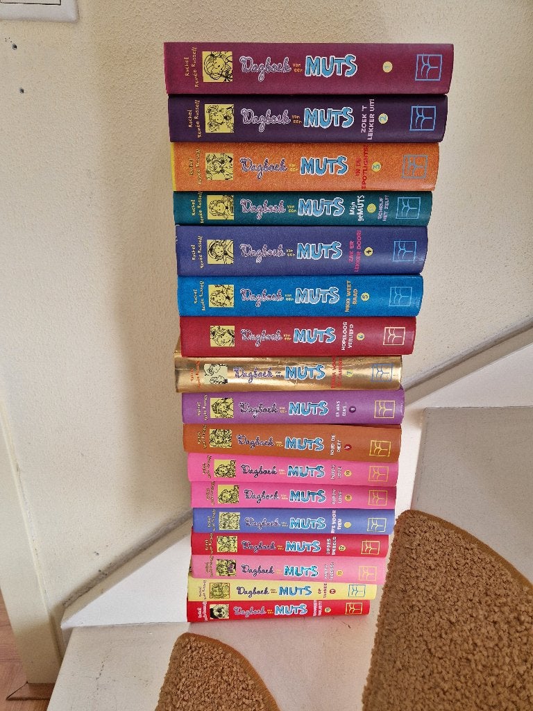 Dagboek van een muts serie meiden boeken, Ophalen of Verzenden, Zo goed als nieuw, Rachel Renée Russell, Fictie