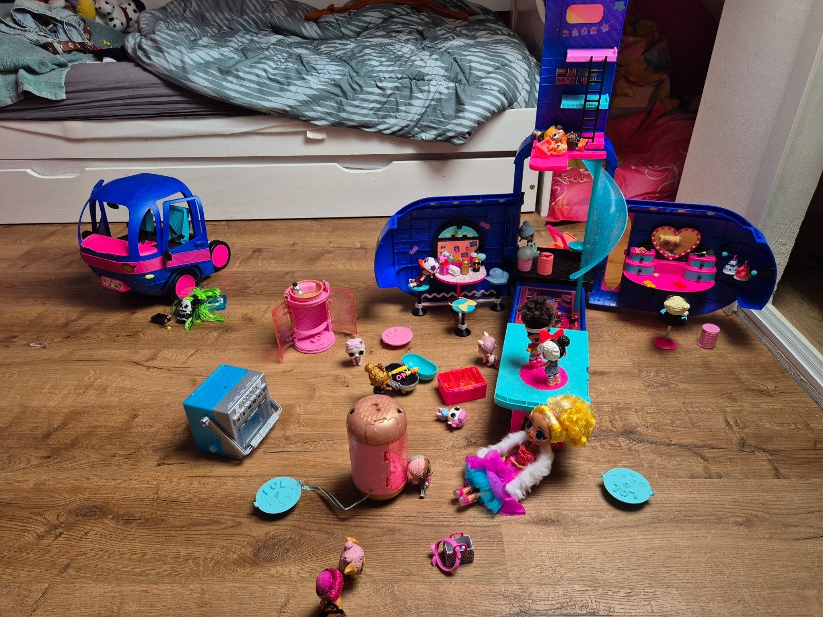 LOL Surprise OMG Glamper 2-in-1 Camper met poppen, Ophalen, Zo goed als nieuw, Meisje