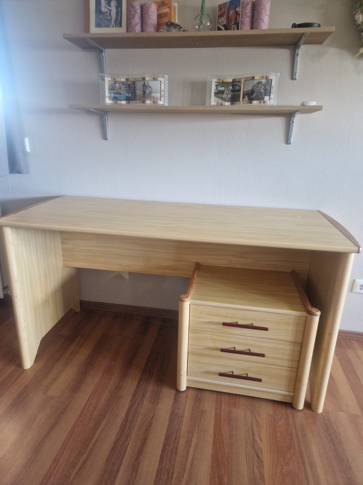 Bureau kinderkamer tienerkamer, Huis en Inrichting, Bureaus, Ophalen, Zo goed als nieuw