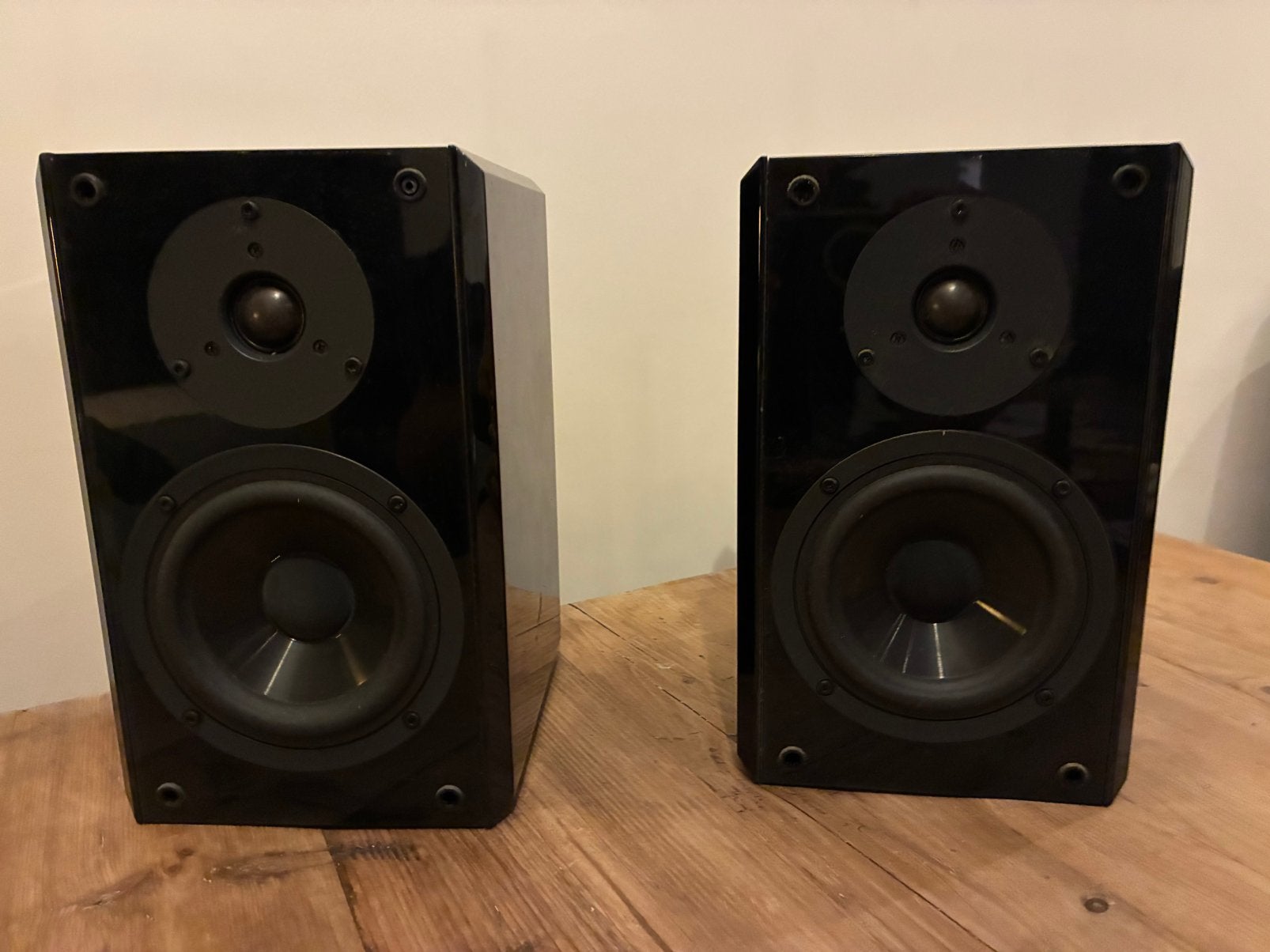 Yamaha NX-E200 boekenplank speaker set, Zo goed als nieuw, 60 tot 120 watt, Front, Rear of Stereo speakers, Ophalen
