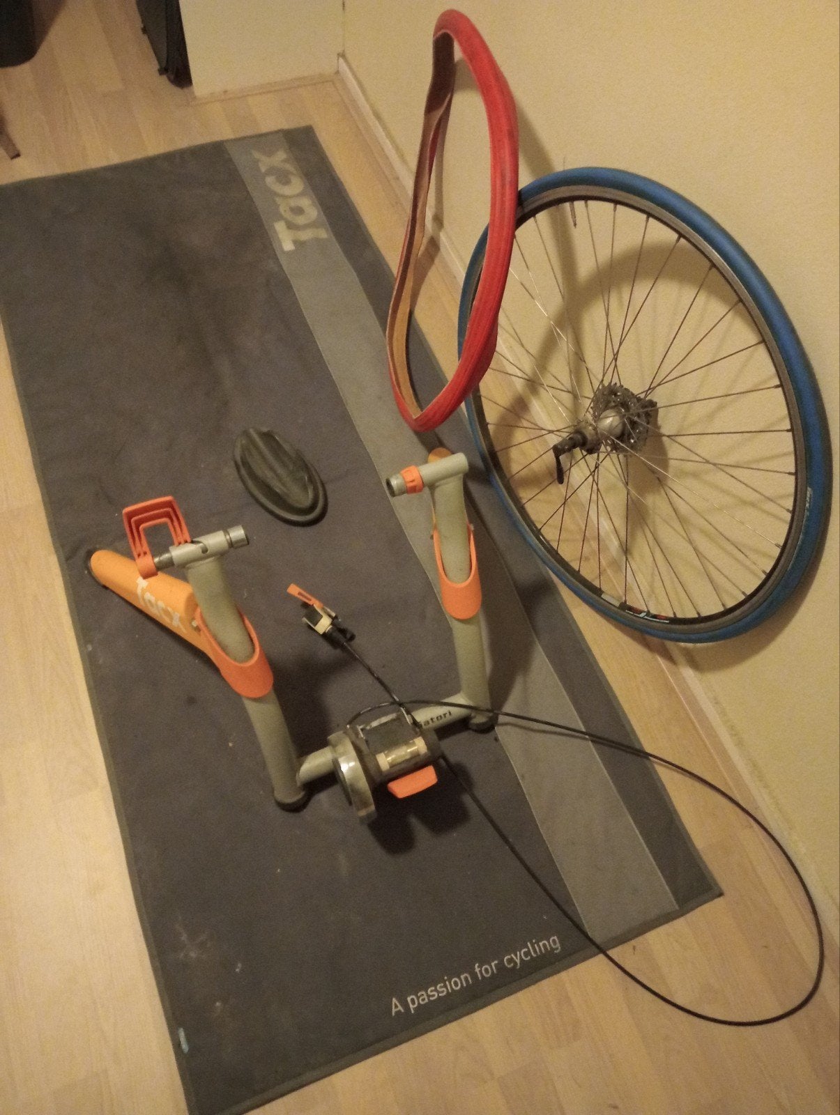 Tacx fietstrainer met trainingsband en voorwielsteun, Fietsen en Brommers, Ophalen, Gebruikt, Tacx