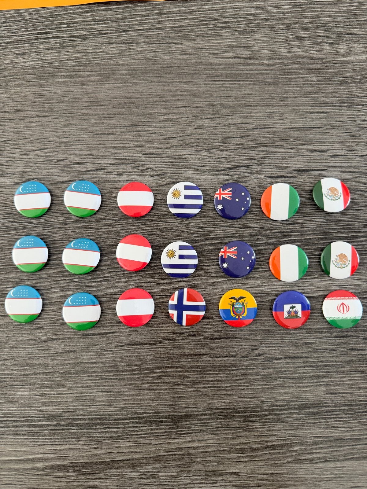 Vlaggen Buttons / Speldjes - Ruilen voor andere, Verzamelen, Speldjes, Pins en Buttons, Ophalen, Gebruikt, Overige onderwerpen