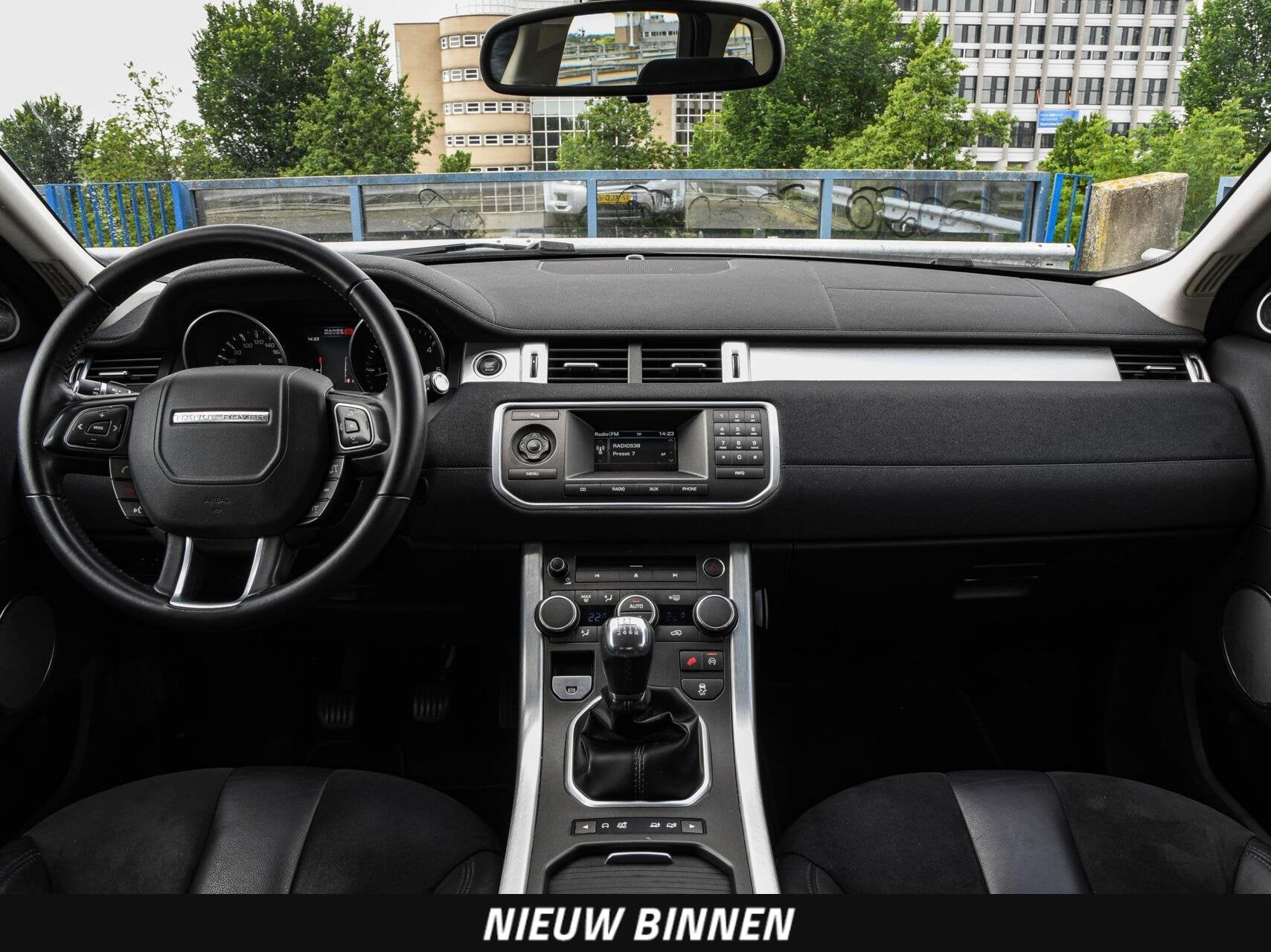 Land Rover Range Rover Evoque 2.2 TD4 4WD 150 PK Pure | Trek, Auto's, Euro 5, Zwart, 150 pk, Bedrijf