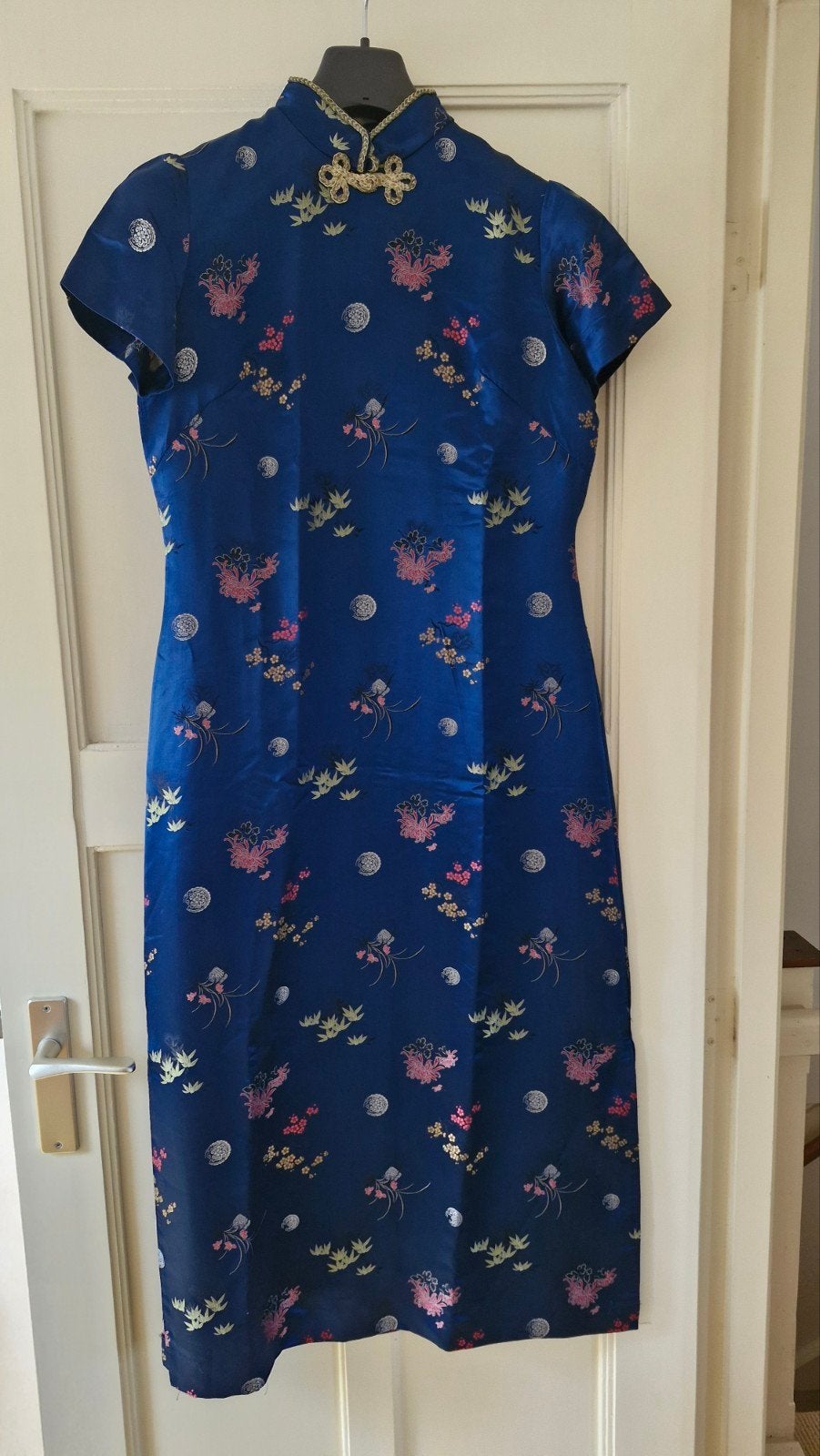 Chique blauwe Chinese jurk (Shanghai dress) met bloemenprint, Blauw, Zo goed als nieuw, Onder de knie, Ophalen