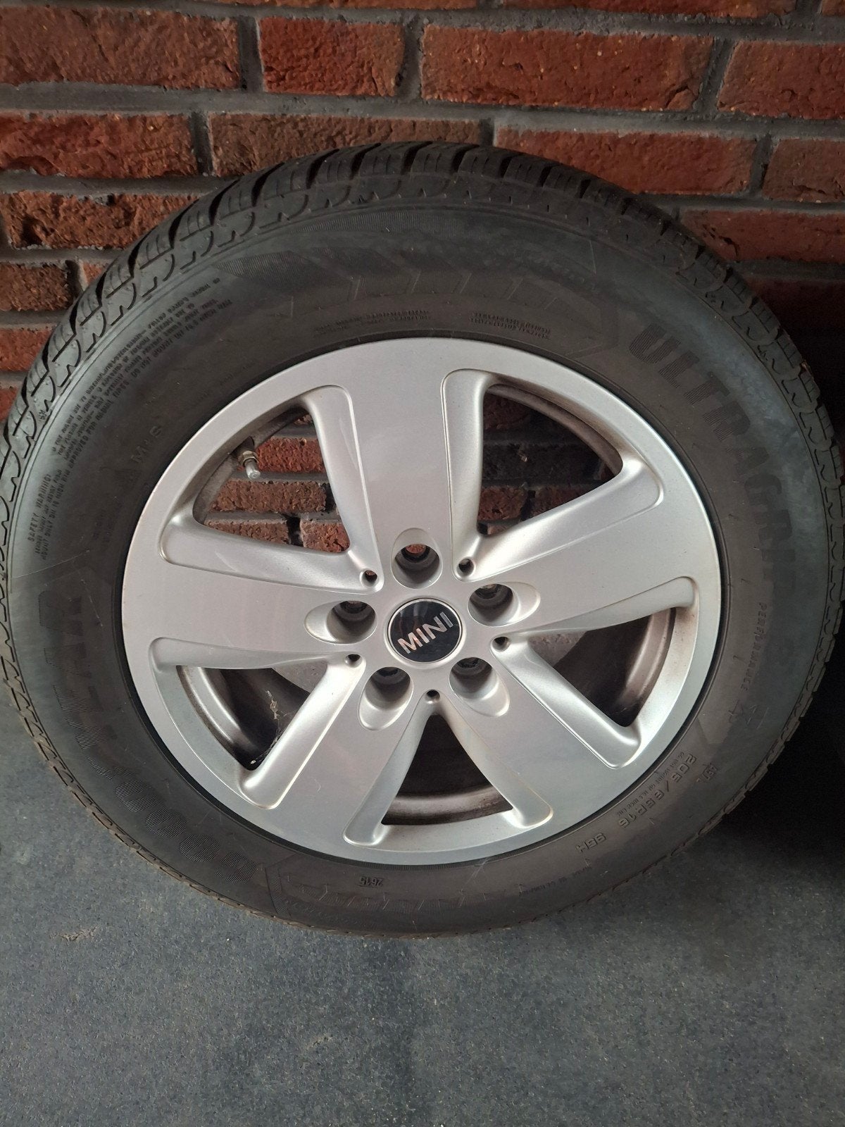 Mini Cooper 16 inch velgen met Goodyear winterbanden, Auto-onderdelen, Ophalen, Gebruikt, 16 inch, Banden en Velgen
