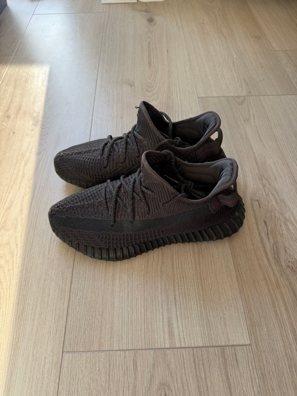 Yeezy 350 static black non reflective 44, Zwart, Ophalen of Verzenden, Sneakers of Gympen, Gedragen