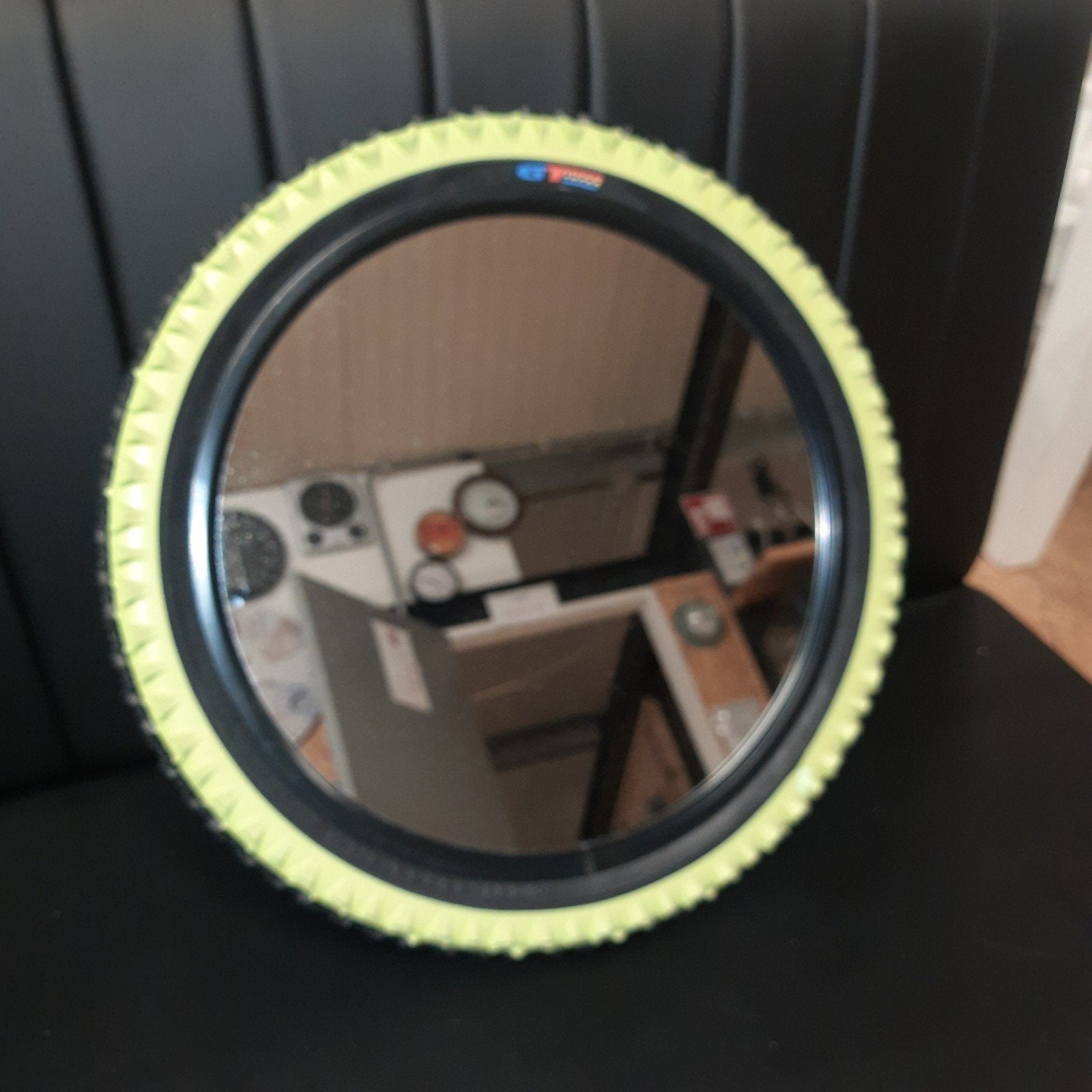 vintage IKEA Volda wandspiegel uit 1999, met  BMX fietsband, Ophalen of Verzenden, Zo goed als nieuw, Rond